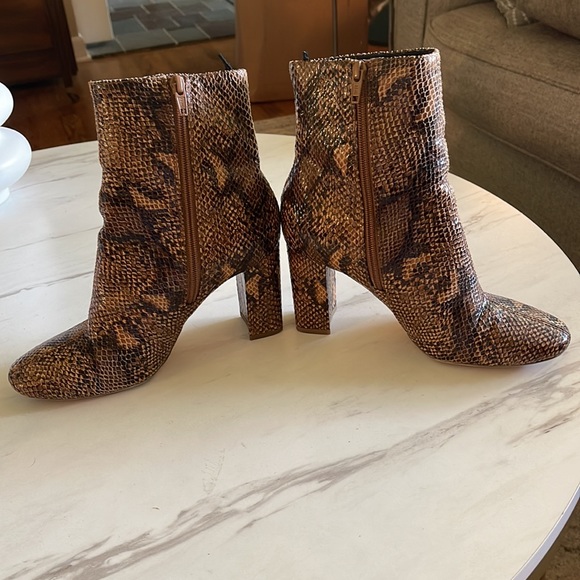 H&M Snake Skin Bootie - Size 8 - Picture 3 of 6